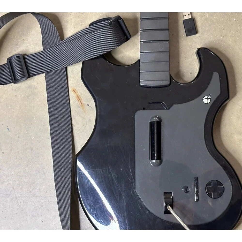 PDP RIFFMASTER Wireless Guitar Controller with Dongle for Xbox 049-034